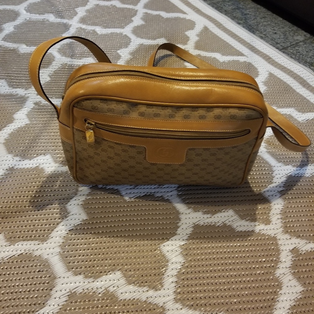 Vintage Gucci crossbody bag